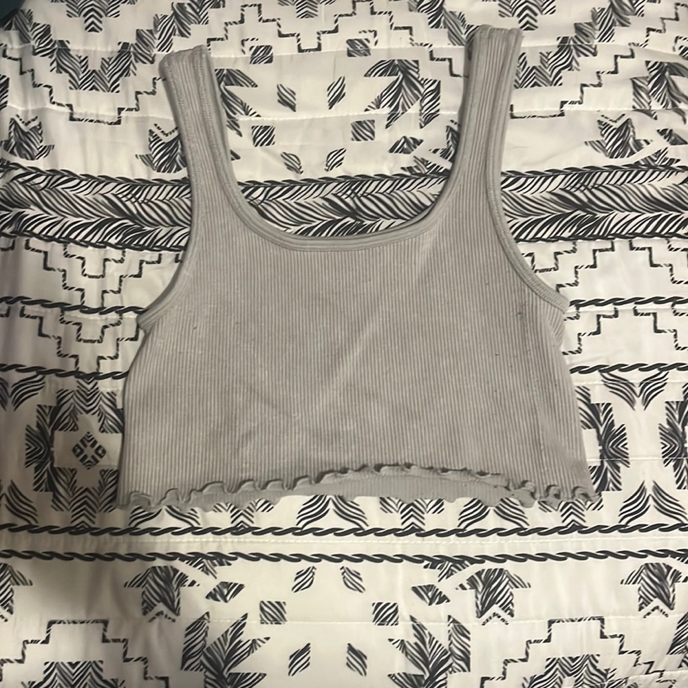 Super cute gray aerie crop top